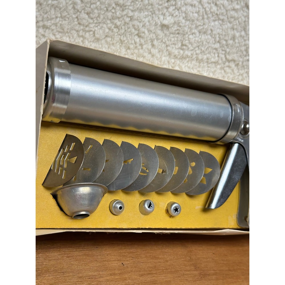 Wear-Ever Cookie Gun and Pastry Decorator Silver Aluminum Vintage Trigger-Quick - Picture 2 of 10